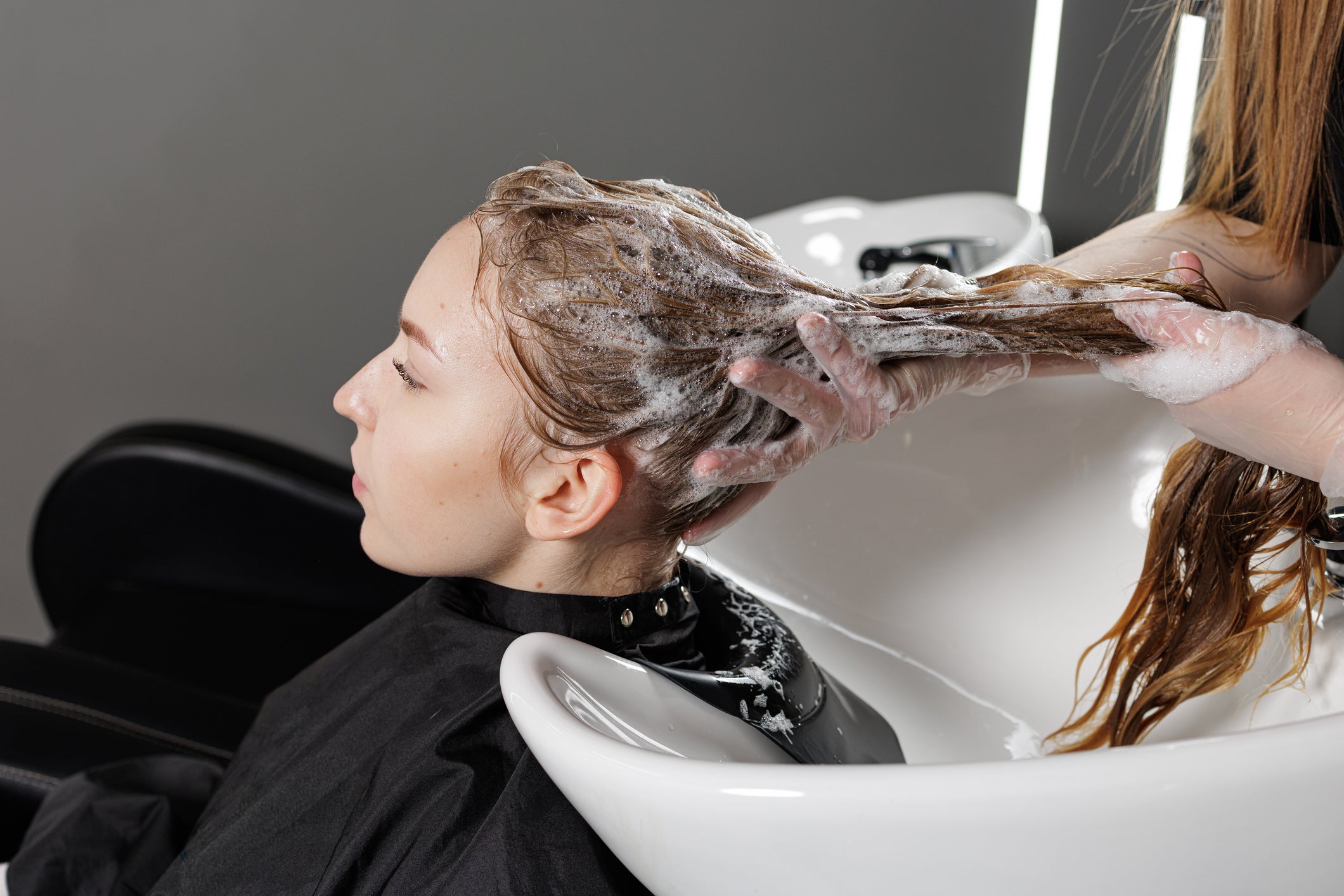 Blonde Toner 101: How to Choose and Apply the Right Shade for Your Hair